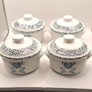 Four (4) Vintage 90's Jay Imports Blue Heart Soup Bowls With Lids